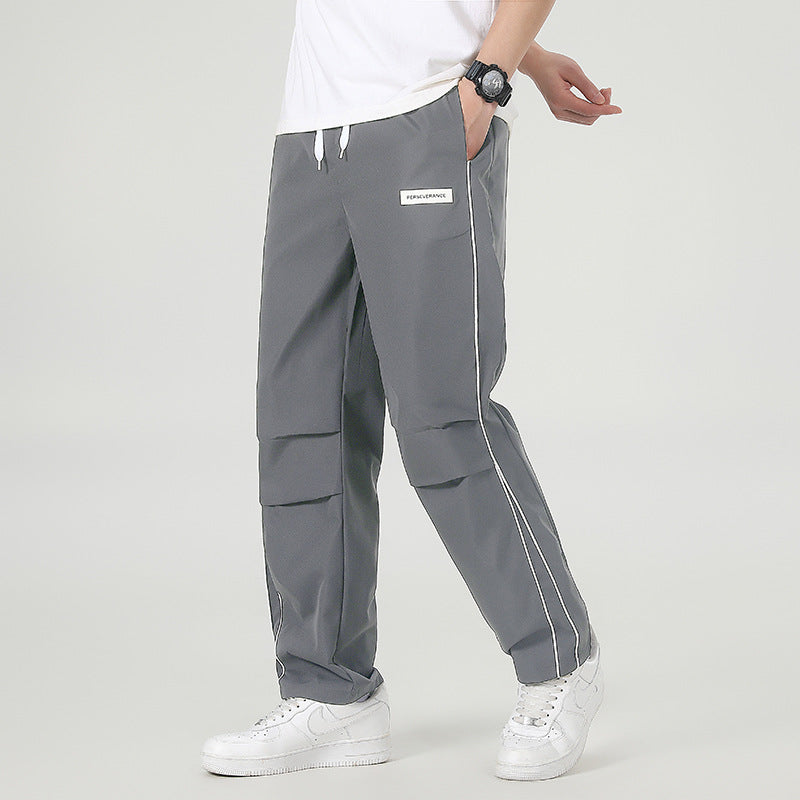 Herren Leichte Technical-Trackhose mit elastischem Bund, Knieabnähern & seitlicher Kontrastpaspel Shop Nory