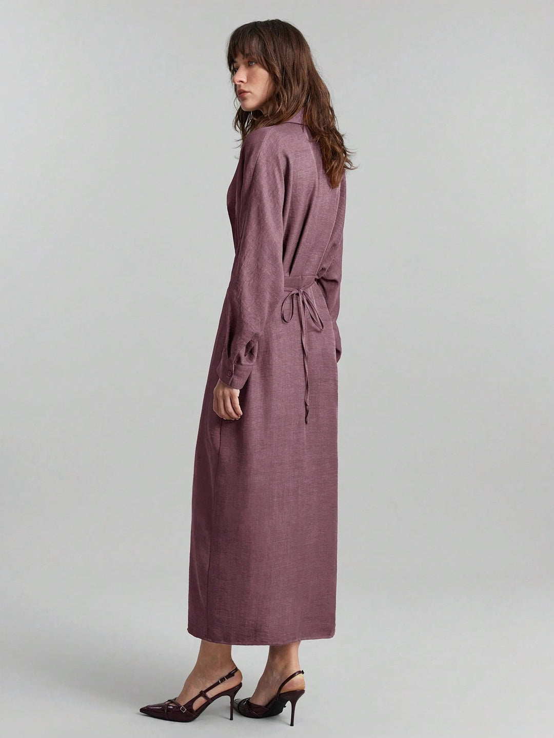 Damen Leinen-Maxikleid mit Hemdkragen, durchgehender Knopfleiste und Fledermausärmeln Shop Nory