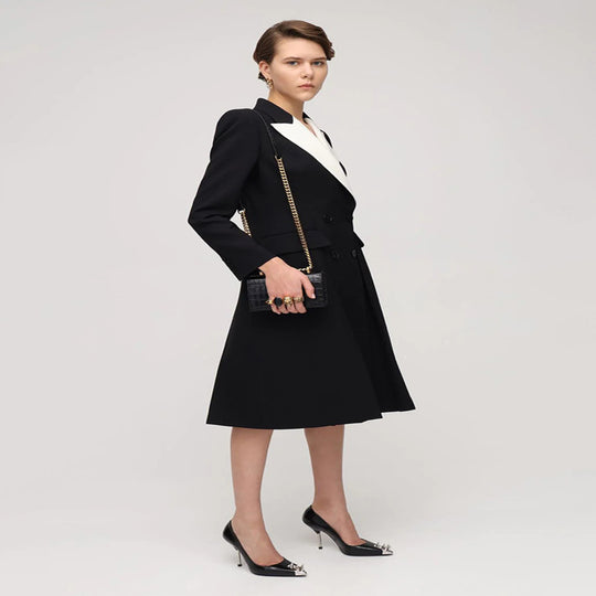 Damen tailliertes Blazerkleid‑Mantel mit kontrastierendem Schalkragen und ausgestelltem Rockteil Shop Nory