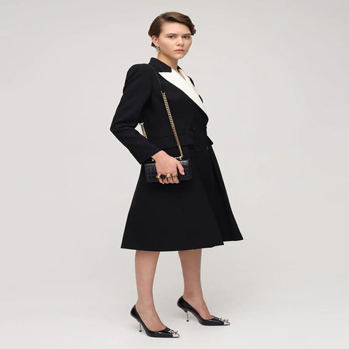 Damen tailliertes Blazerkleid‑Mantel mit kontrastierendem Schalkragen und ausgestelltem Rockteil Shop Nory