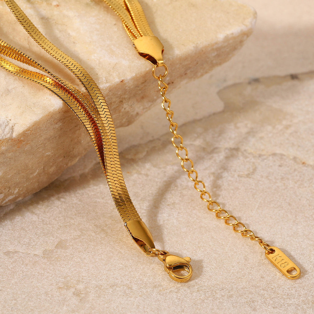 Damen Halskette mit elegantem Spiral-Design und hypoallergener Edelstahlverarbeitung Shop Nory