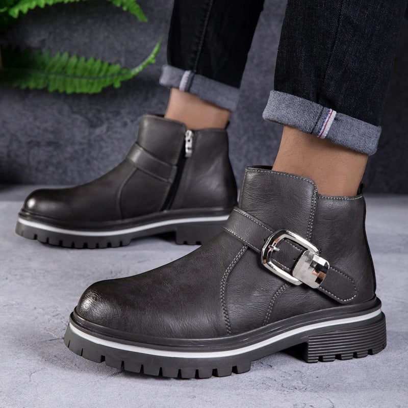 Herren knöchelhohe Lederoptik-Stiefelette mit dekorativer Metallschnalle und profilierter Gummisohle Shop Nory