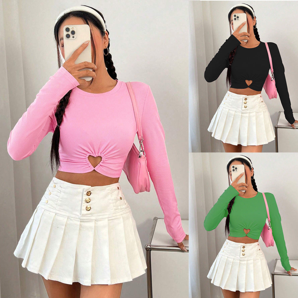 Damen gerafftes Crop-Top mit Herz-Cutout, langärmlig und feiner Rippstruktur Shop Nory