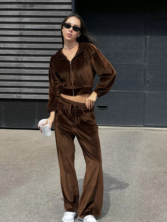 Damen weiches Velours-Lounge-Set mit kurzer Reißverschluss-Kapuzenjacke und weiter High-Waist-Hose Shop Nory