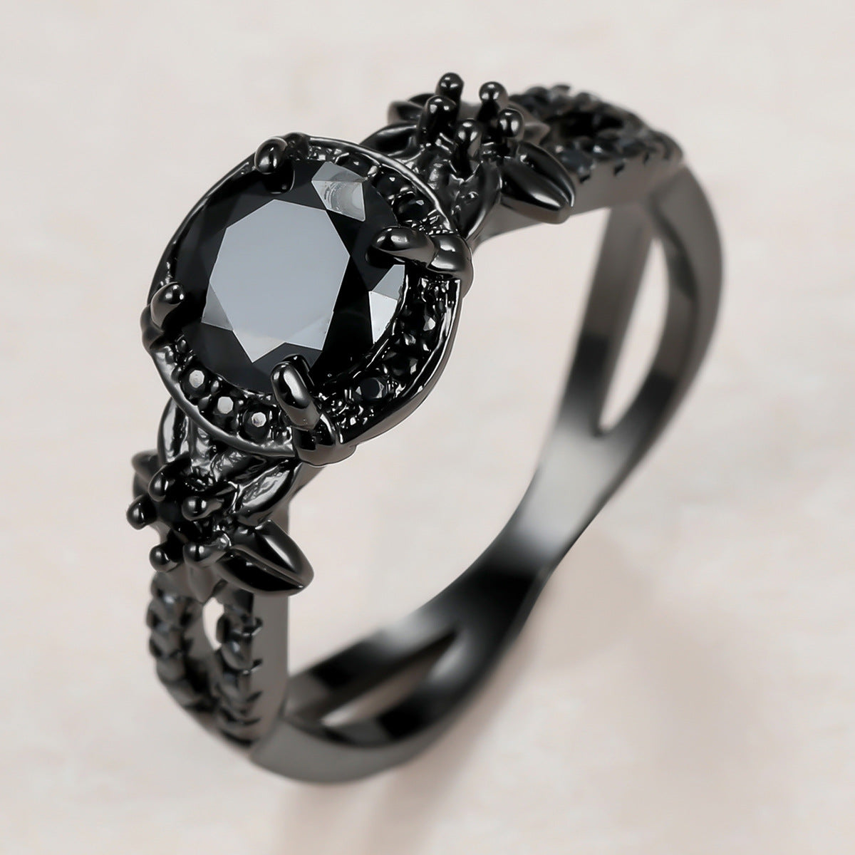 Damen Ring mit luxuriösem, facettiertem Kaffeeschimmer und floralen Akzenten Shop Nory