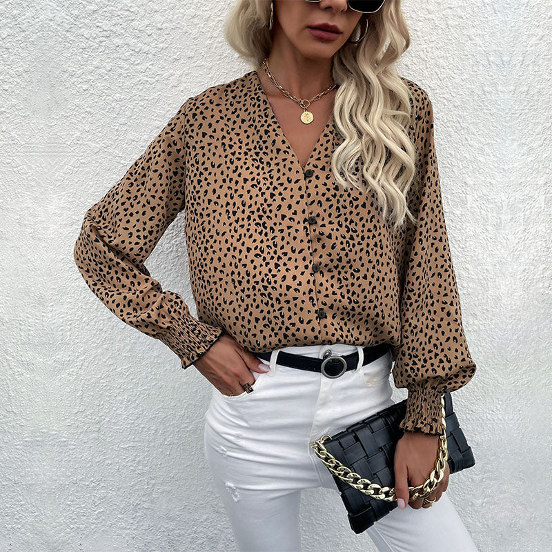 Damen Leichtfall-Bluse mit V-Ausschnitt, durchgehender Knopfleiste und gerüschten Manschetten Shop Nory