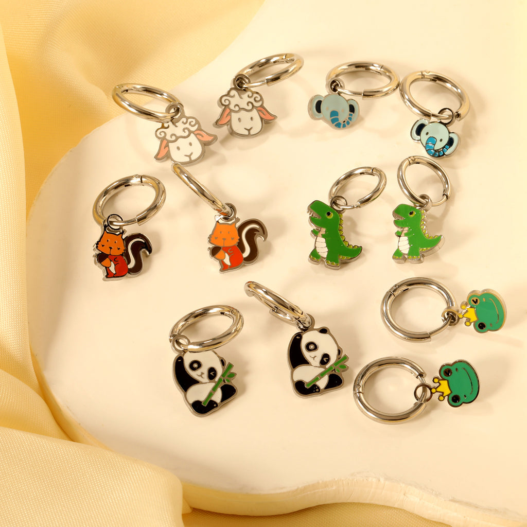 Damen Hängende Ohrringe mit farbenfrohem Froschmotiv und goldfarbenem Finish Shop Nory