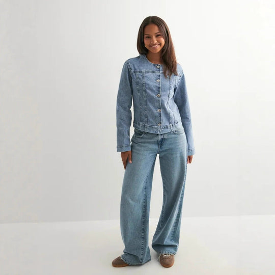 Damen zeitlose Denim-Jacke im modernen Schnitt