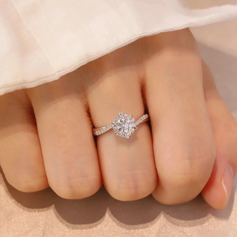 Damen Eleganter Verlobungsring mit funkelndem Edelsteinkreis Shop Nory