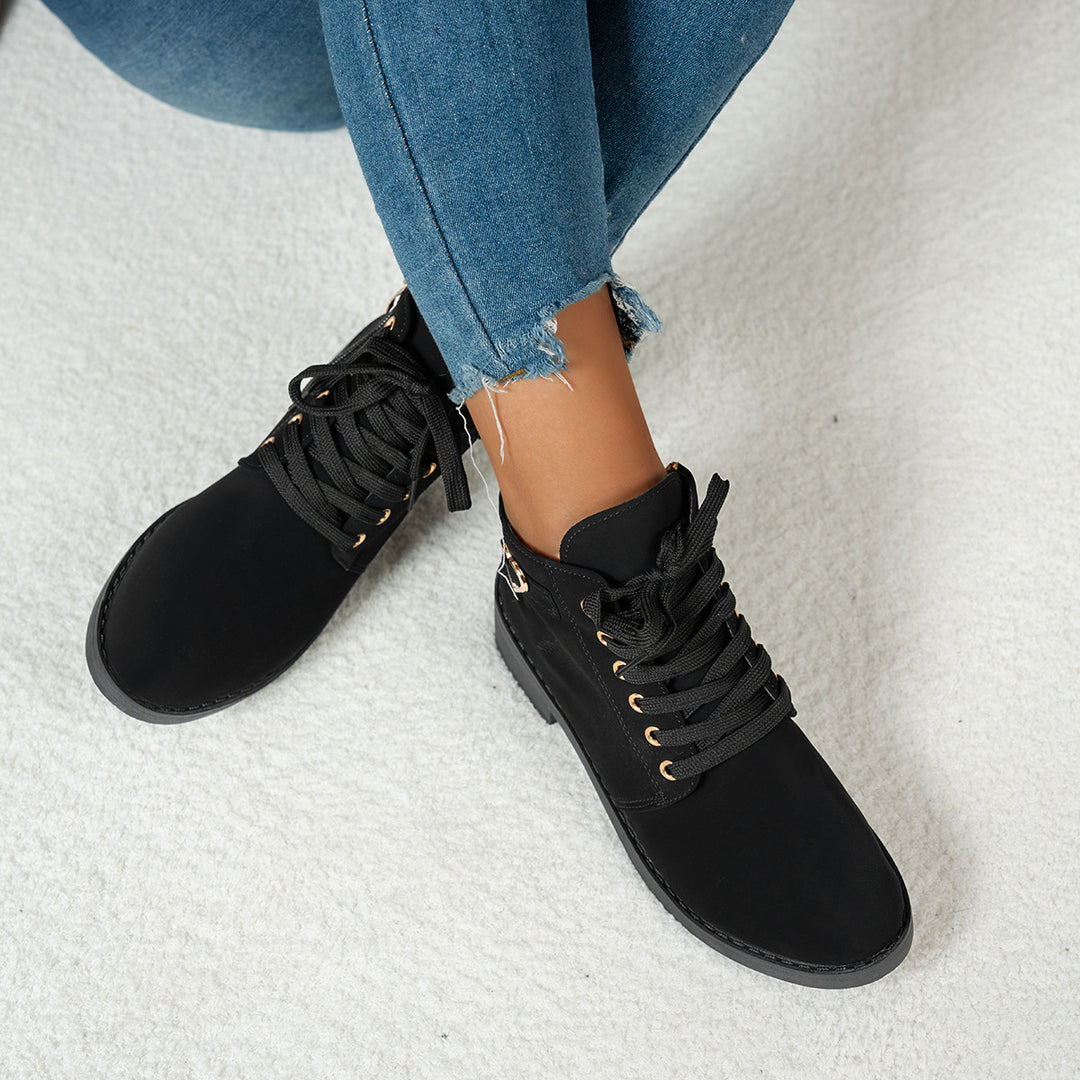 Damen Schnür-Booties mit kleinem Blockabsatz und Herz‑Metallapplikation Shop Nory