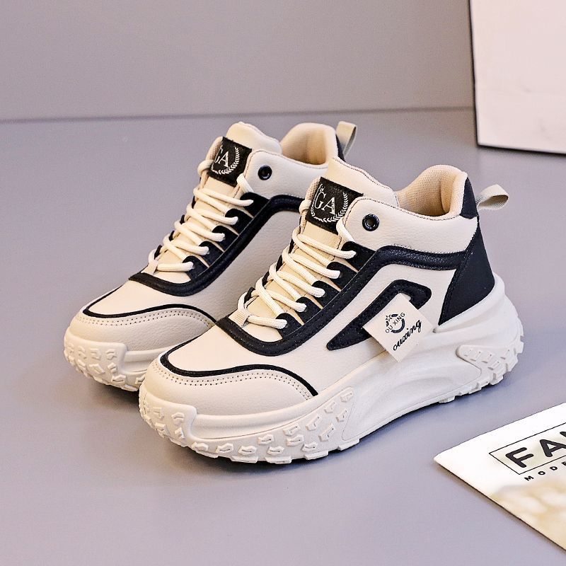 Damen Sportliche High-Top Sneakers mit dämpfender Sohle und robuster Profilierung