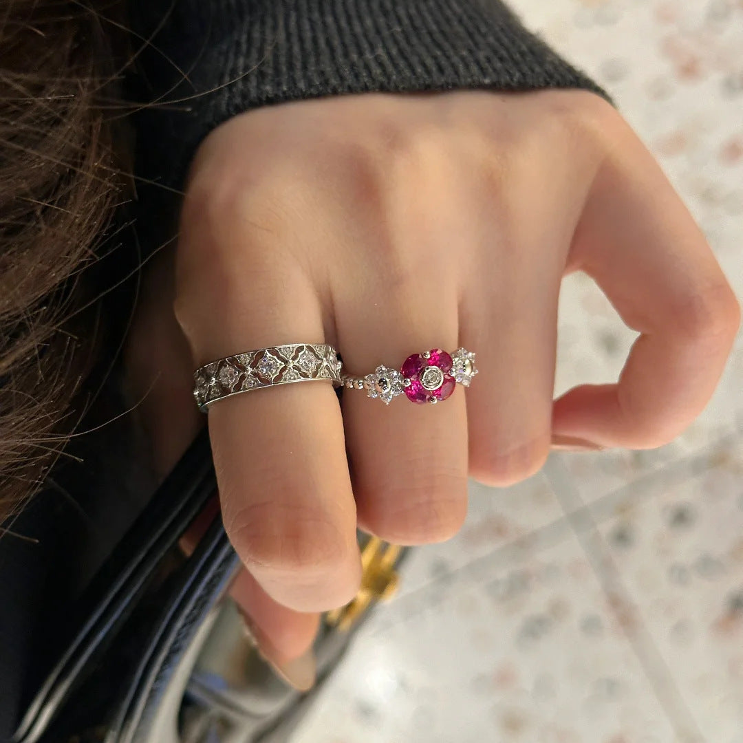 Damen Schmuckring mit floralem Design und funkelnden Zirkonia Shop Nory