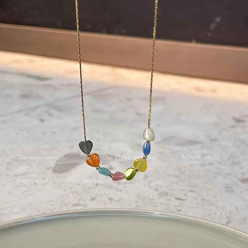 Damen Halskette mit bunten Halbedelsteinen und zartem Goldketten-Design Shop Nory