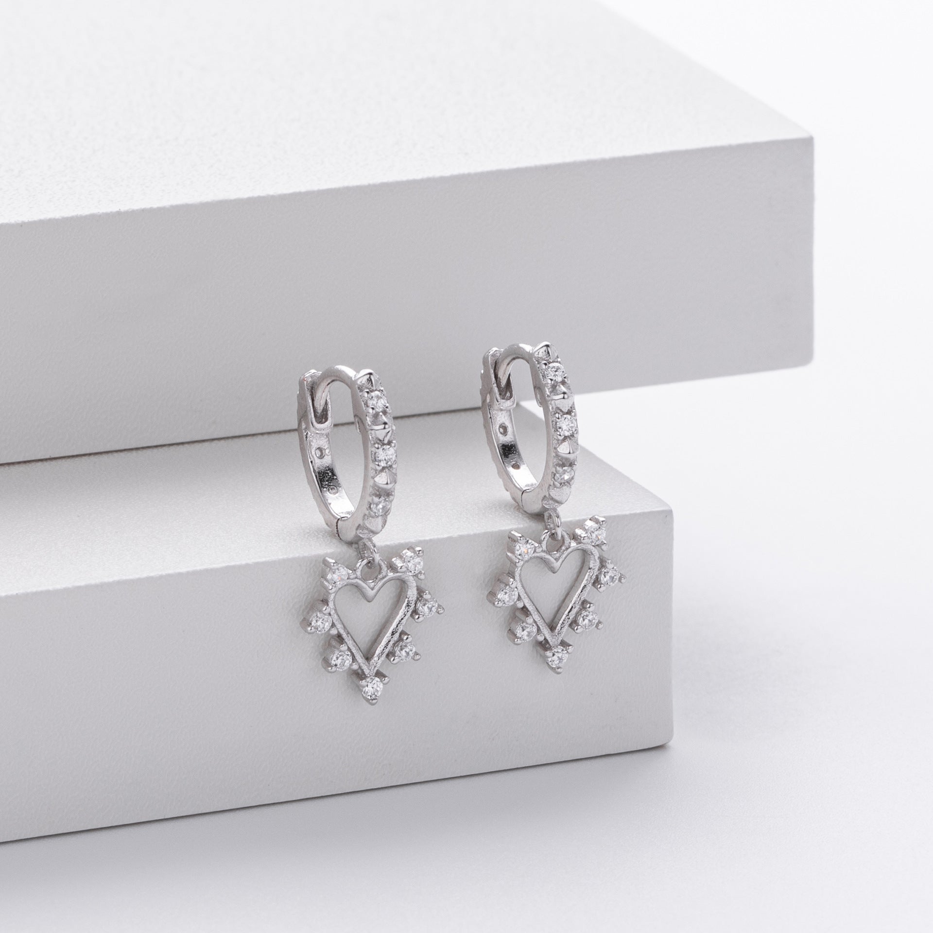 Damen Ohrhänger mit herzförmigem Zirkon-Anhänger aus hochwertigem 925 Sterling Silber Shop Nory