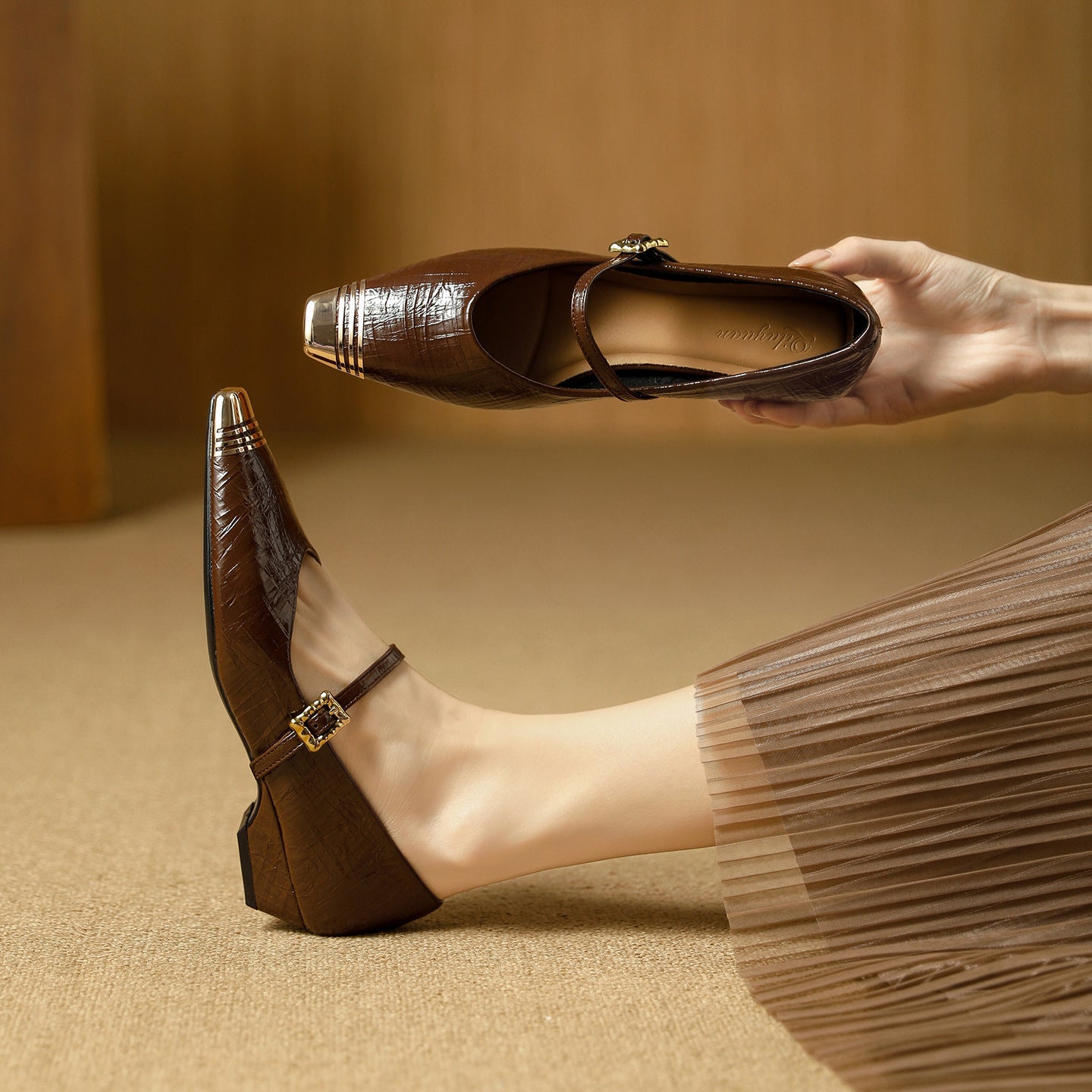 Damen Ballerinas mit elegantem Riemen und stilvollem Blockabsatz