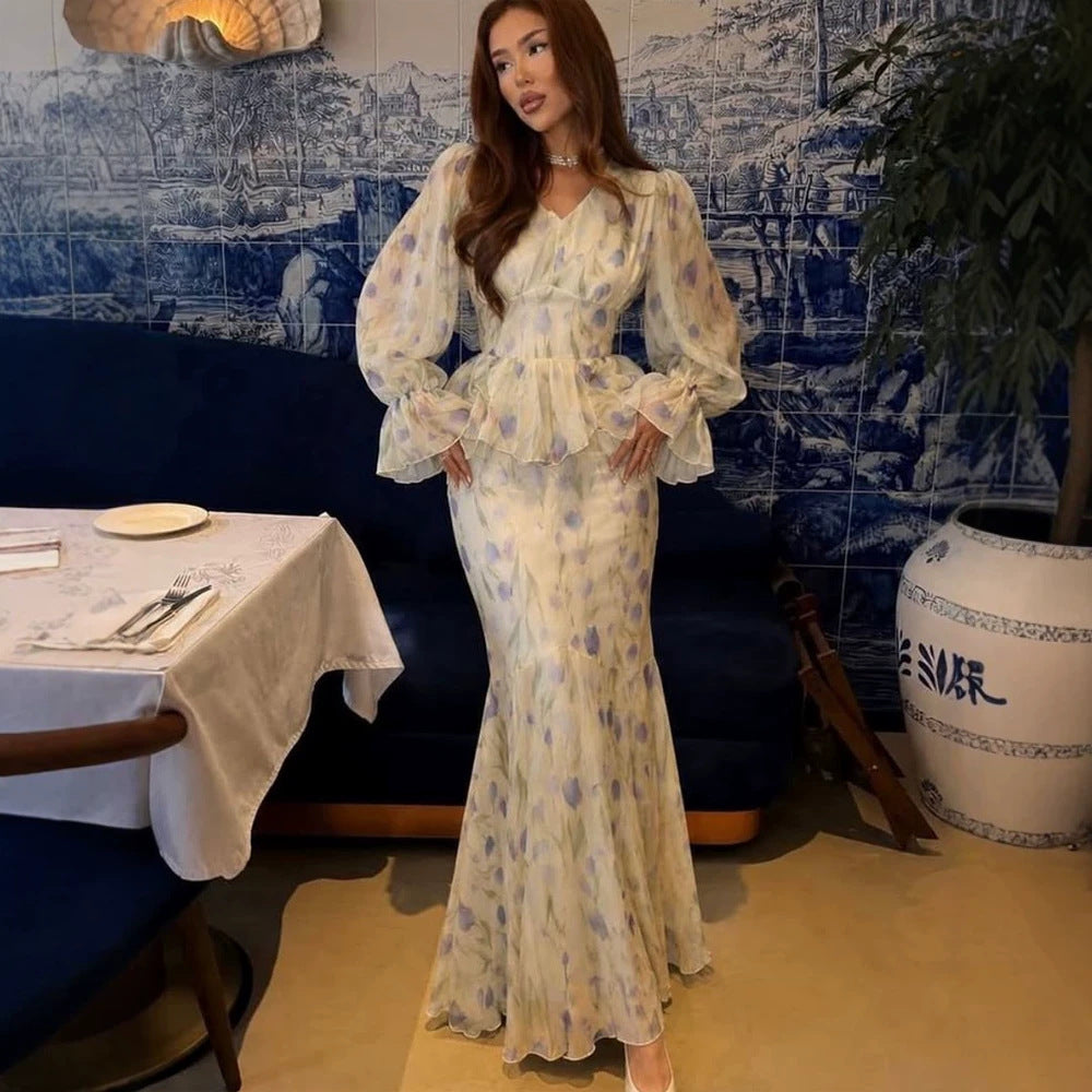 Damen Kleid aus transparentem Chiffon mit tailliertem Mieder, Rüschen-Schößchen und voluminösen Glockenärmeln Shop Nory
