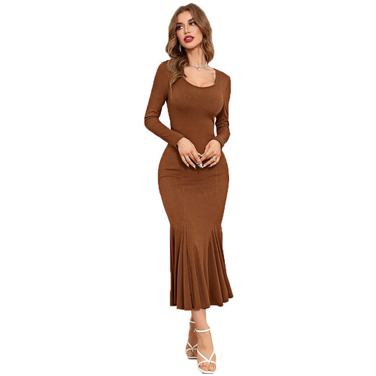 Damen schmeichelndes Strick‑Midikleid mit Langarm geformter Taillennaht und ausgestelltem Fishtail‑Saum Shop Nory