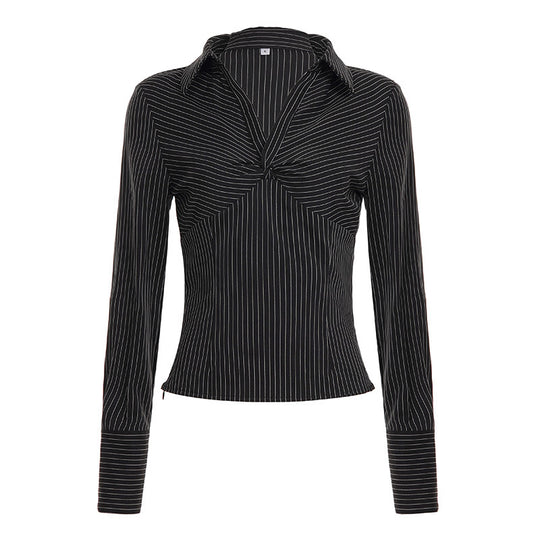 Damen nan tailliertes Langarmshirt mit Twist‑V‑Ausschnitt, Hemdkragen und Nadelstreifen-Optik Shop Nory