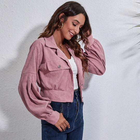 Damen Kurzjacke aus Materialmix mit lässigen Puffärmeln und großen Taschen