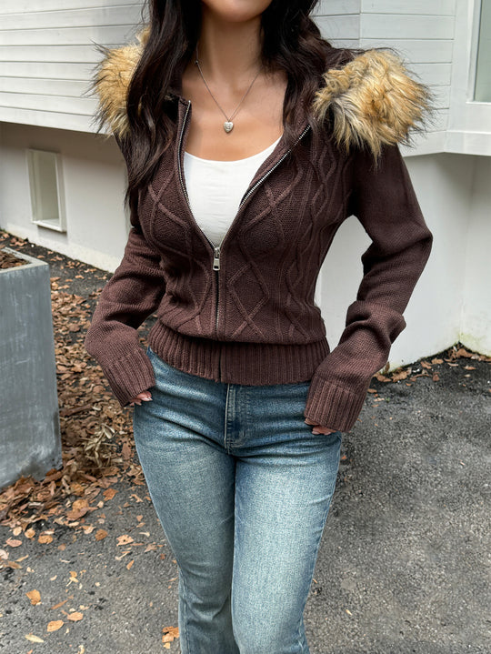Damen nan taillierte Zopfmuster-Strickjacke mit durchgehendem Reißverschluss und abnehmbarer Kunstpelzkapuze Shop Nory
