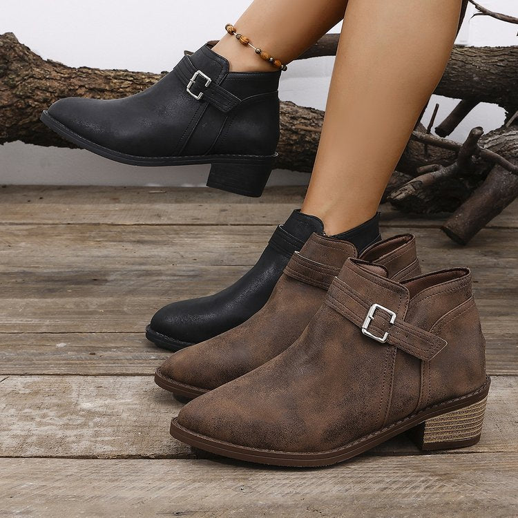 Damen Kurzschaft‑Ankle‑Boots mit seitlichem Reißverschluss, Zier­schnalle und geflochtener Keil‑Optik Shop Nory