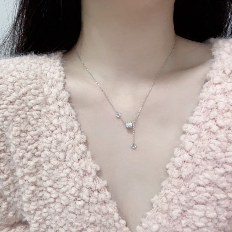 Damen Halskette mit luxuriösem Zirkonia-Anhänger und filigraner Gliederkette Shop Nory