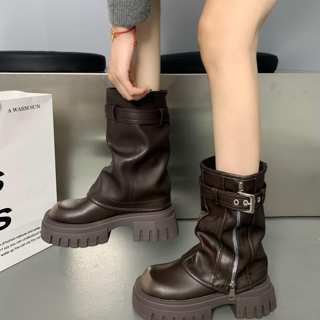 Damen Halbhohe Biker-Stiefel mit Reißverschluss, Schnallenriemen und grober Plateausohle Shop Nory