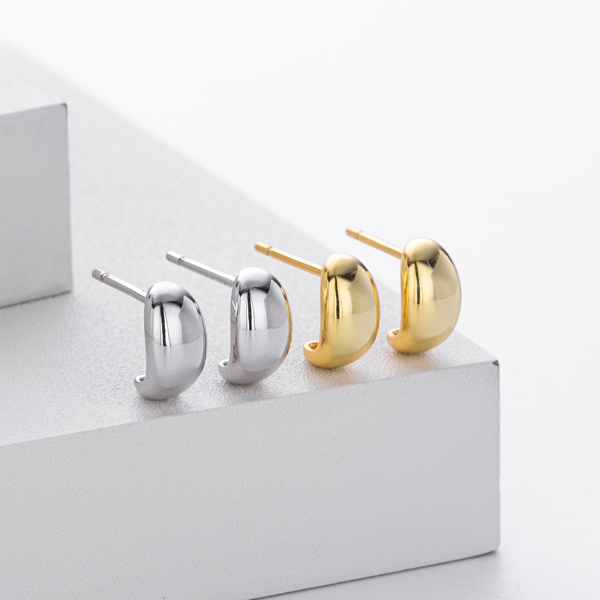 Damen Ohrstecker mit moderner, geschwungener Silhouette aus 925 Sterling Silber Shop Nory