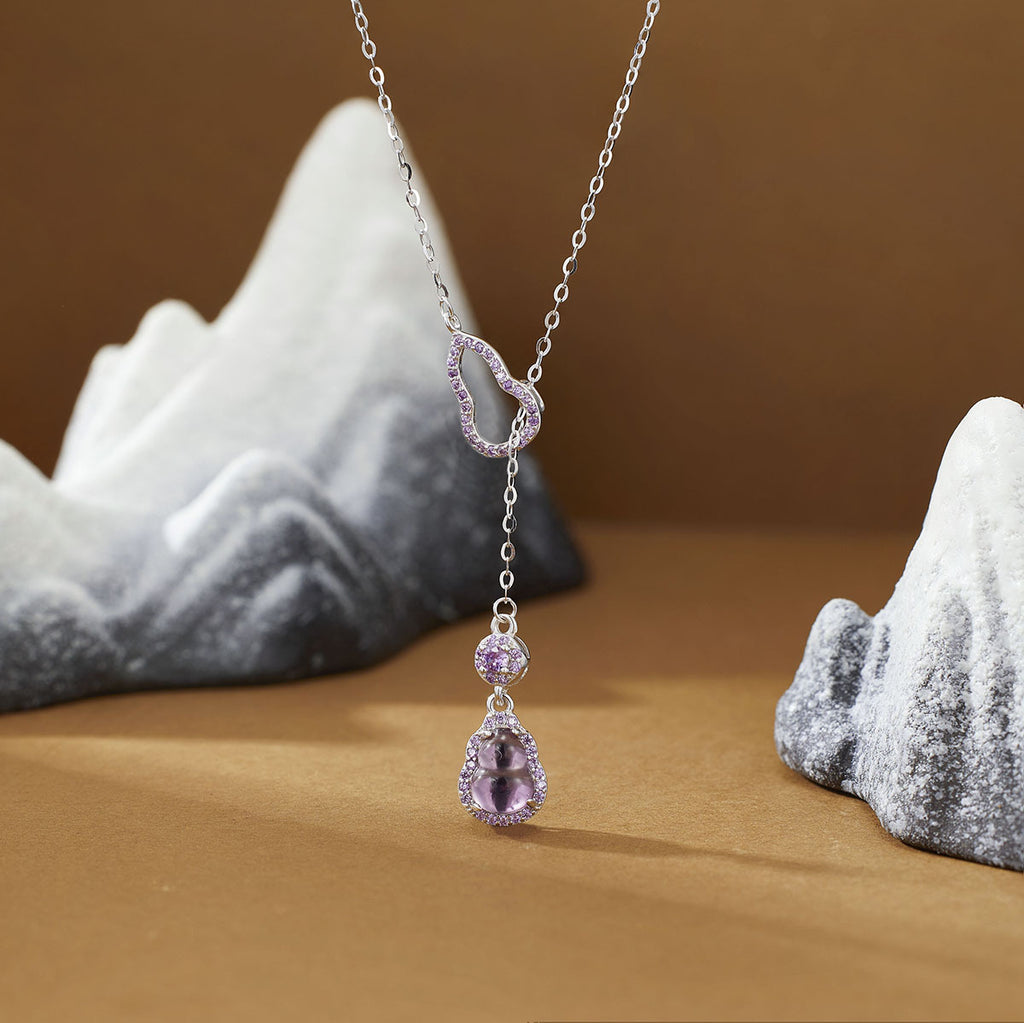 Damen elegante Halskette mit kunstvollem Anhänger und funkelnden Kristallen Shop Nory