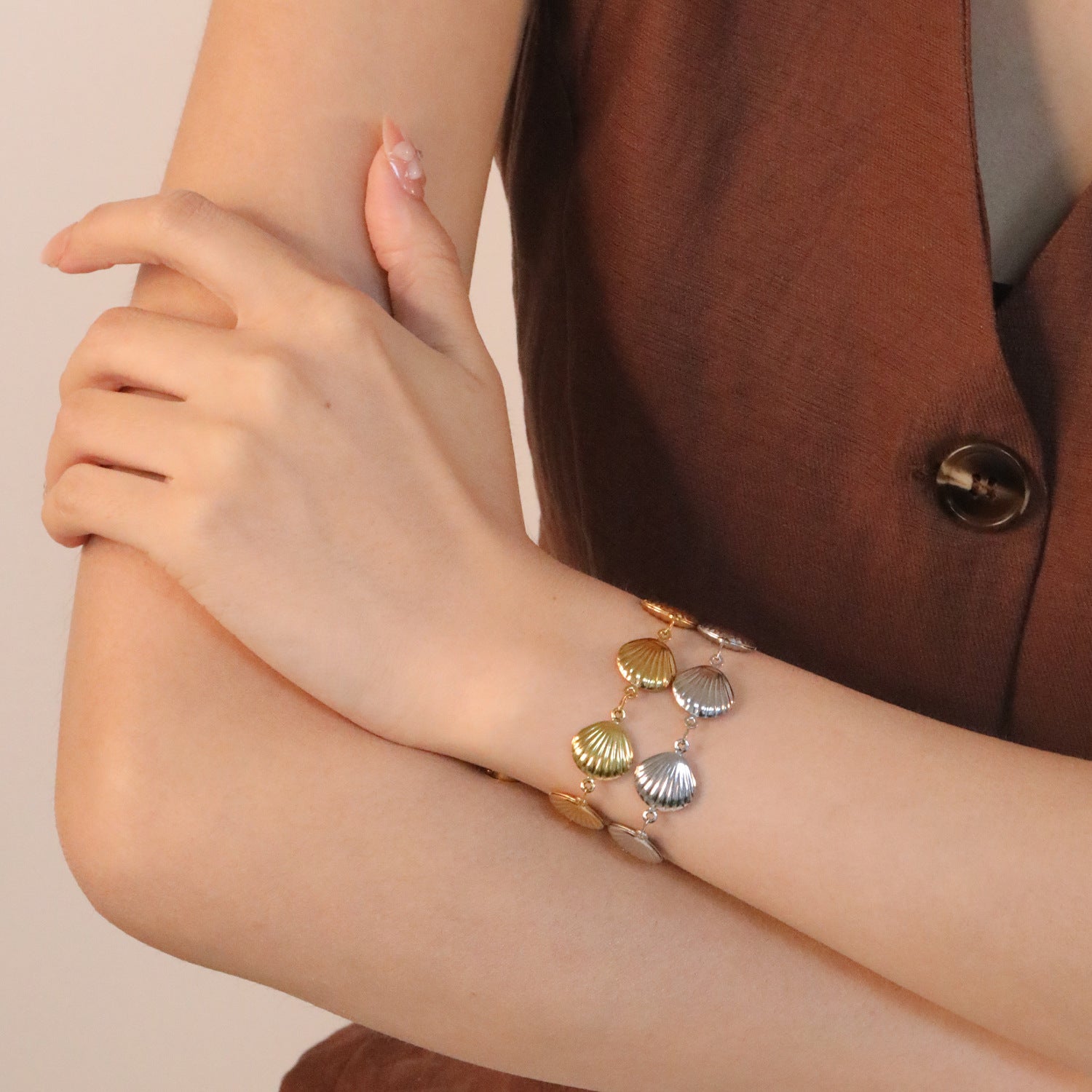 Damen Armband mit Muschel-Design aus hochwertigem Edelstahl Shop Nory