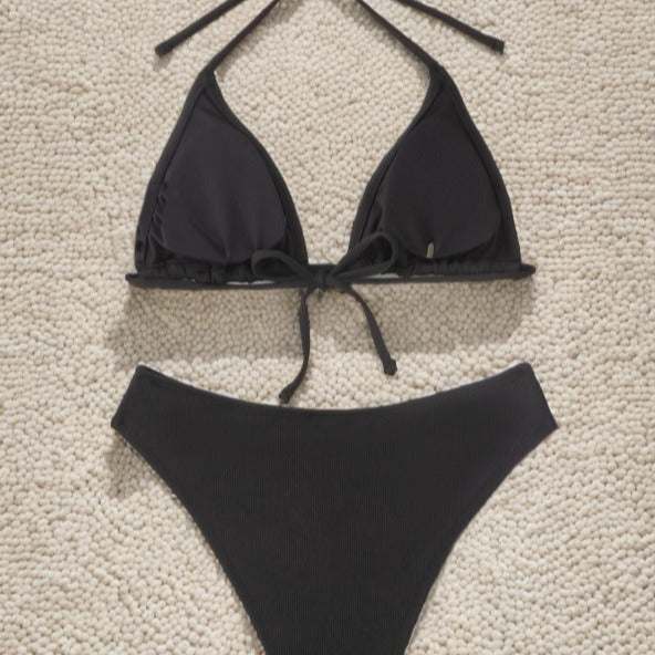 Damen Triangel-Bikini mit eleganter Schnittführung und verstellbaren Trägern