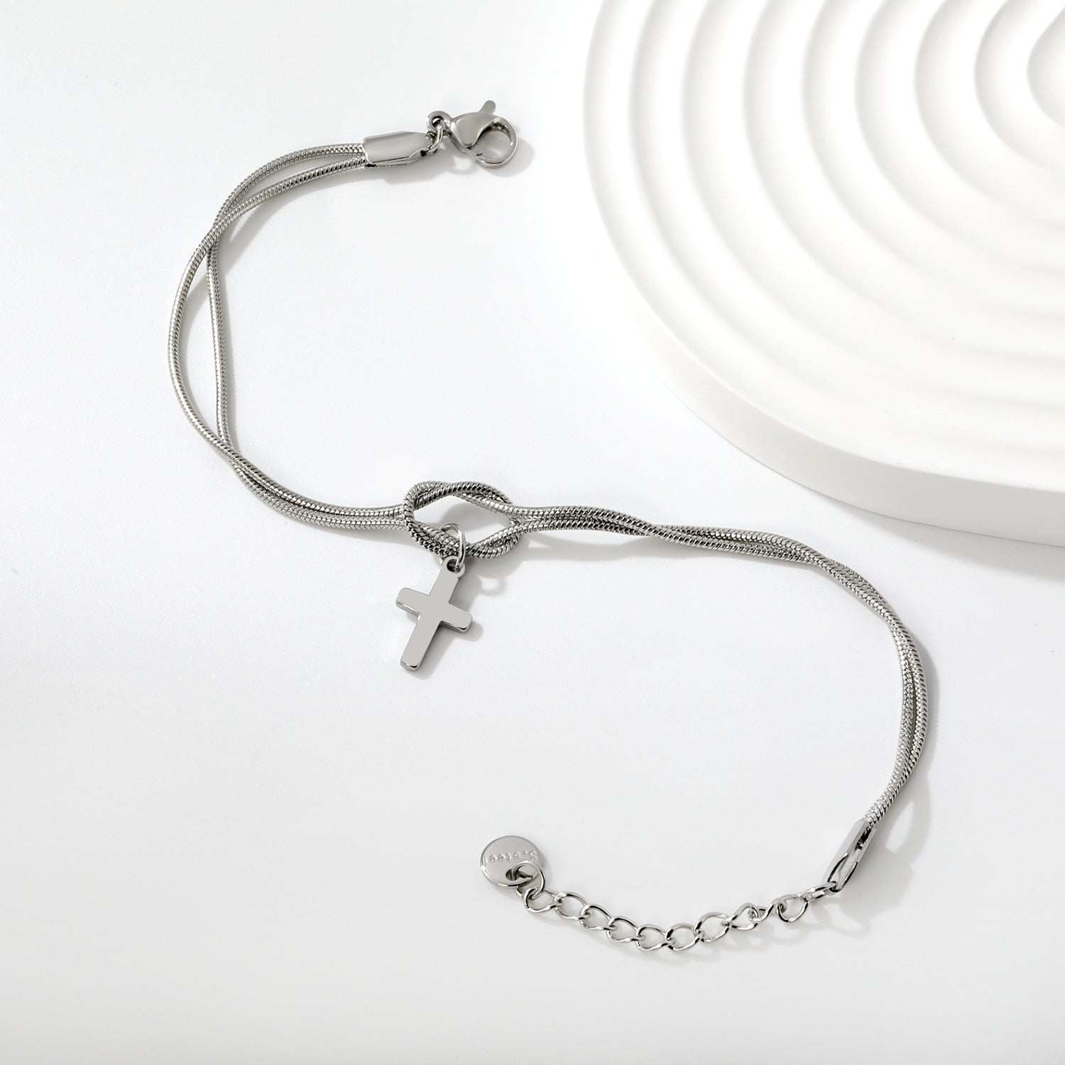 Damen Armband mit gravierten Anhängern und verstellbarem Verschluss Shop Nory