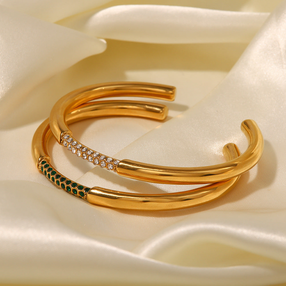 Damen Armband mit funkelndem Kristallbesatz und elegantem Design Shop Nory
