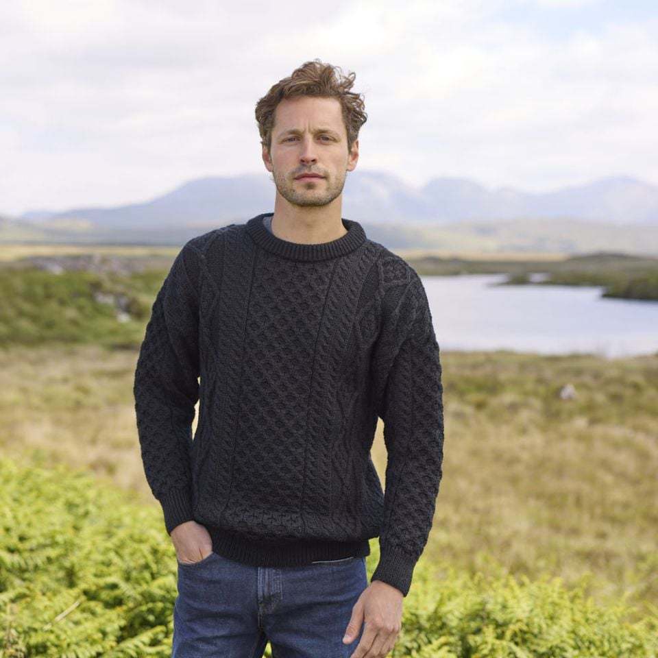Herren Modischer Strickpullover mit Zopfmuster
