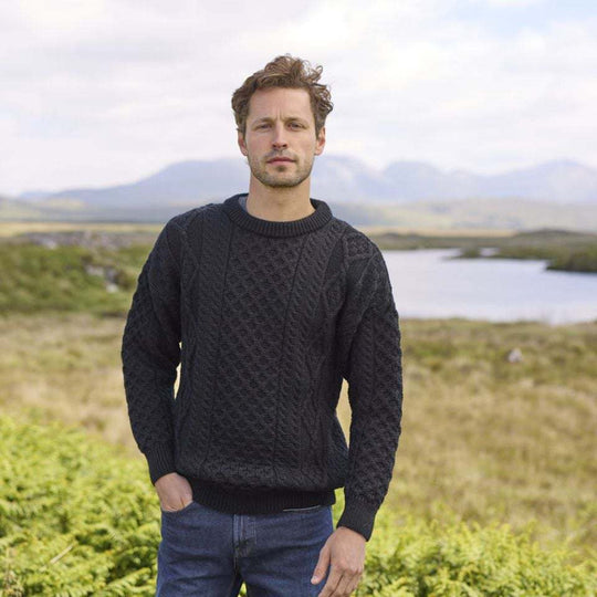 Herren Modischer Strickpullover mit Zopfmuster