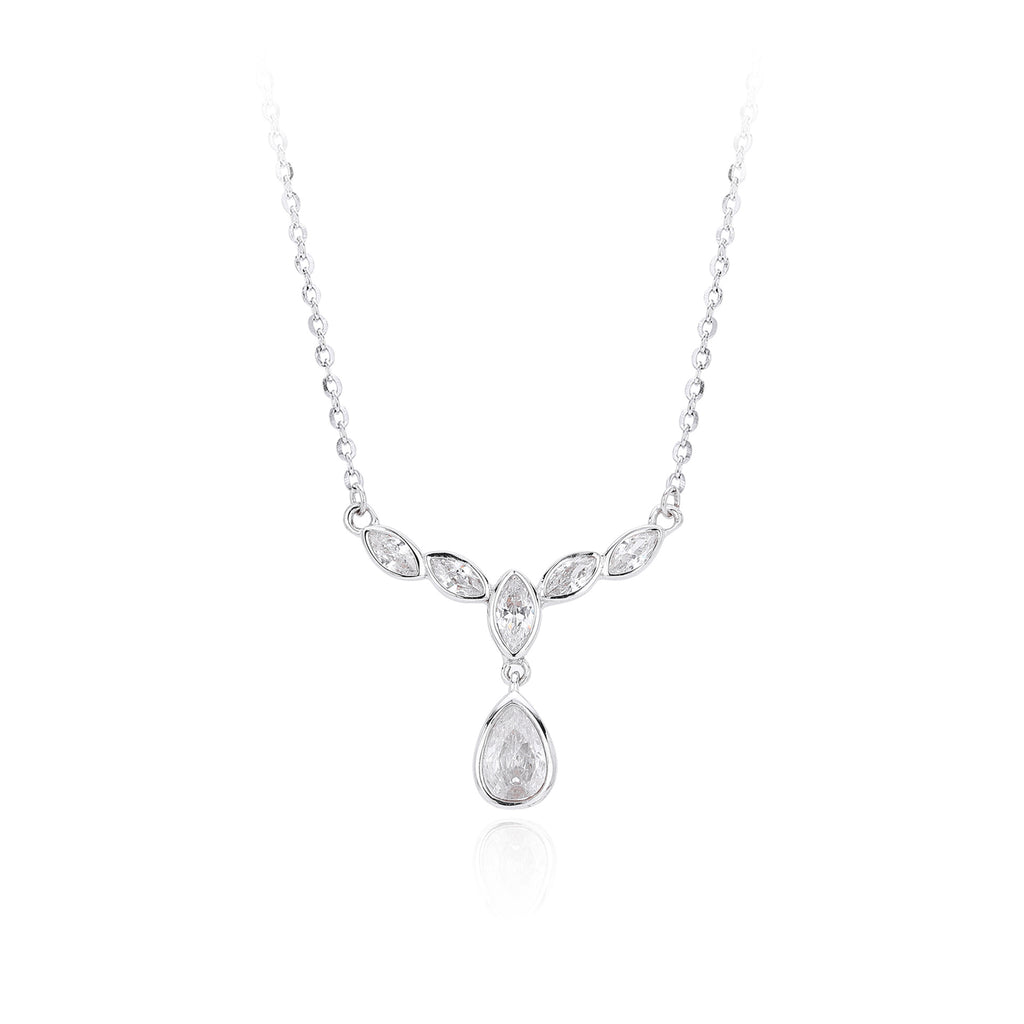 Damen Halskette mit funkelnden Zirkonia-Elementen im eleganten V-Design Shop Nory