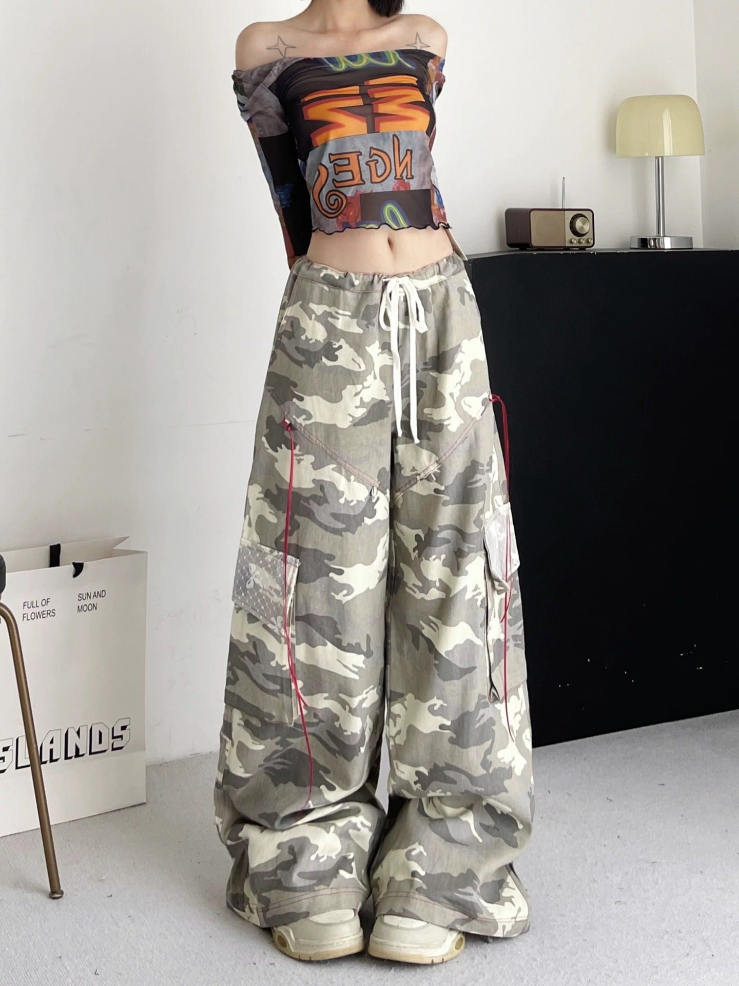 Damen Cargo-Hose im lässigen Oversized-Schnitt mit modischem Camouflage-Design