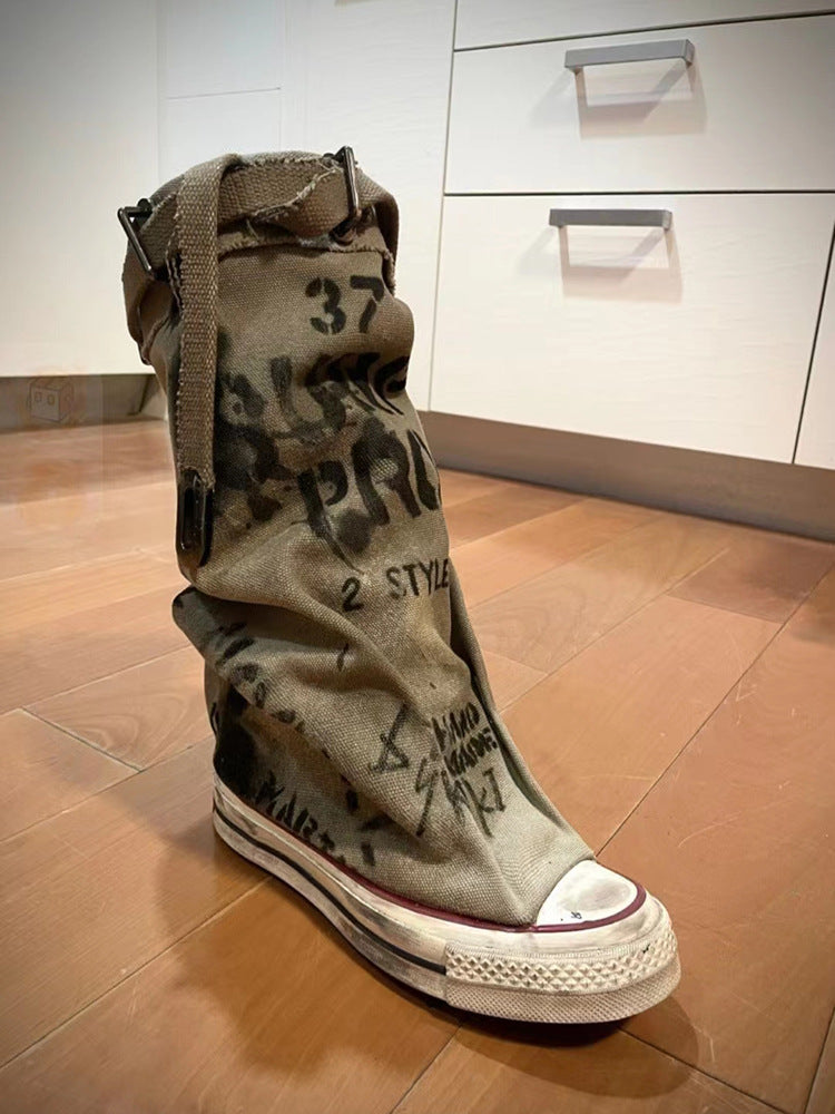 Damen Slouchy Canvas-High-Top Sneaker-Stiefel mit Gurt und Graffiti-Print Shop Nory