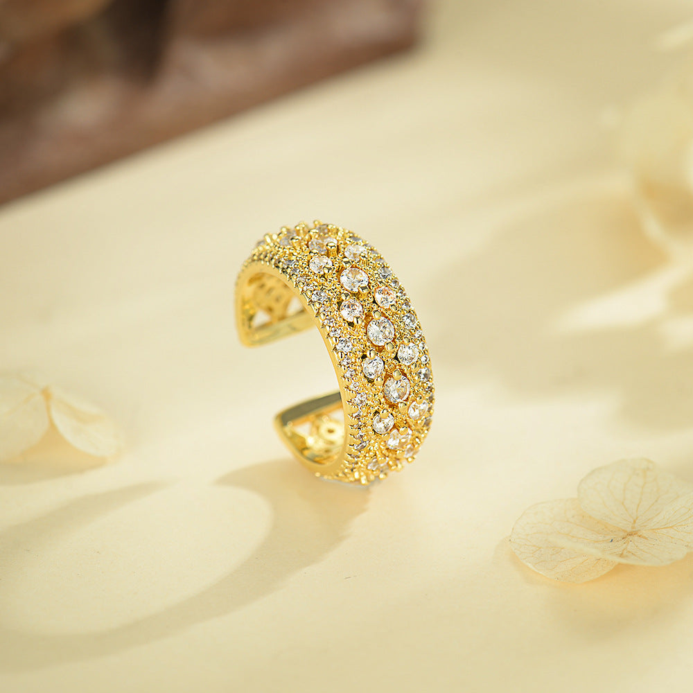 Damen Ring mit glamourösem Zirkonia-Besatz und elegantem Design Shop Nory