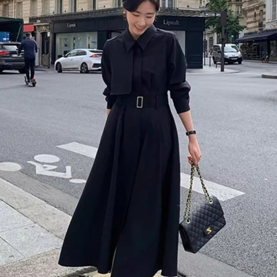 Damen Modernes Hemdblusen-Maxikleid mit taillierendem Stoffgürtel und weitem Tellerrock Shop Nory