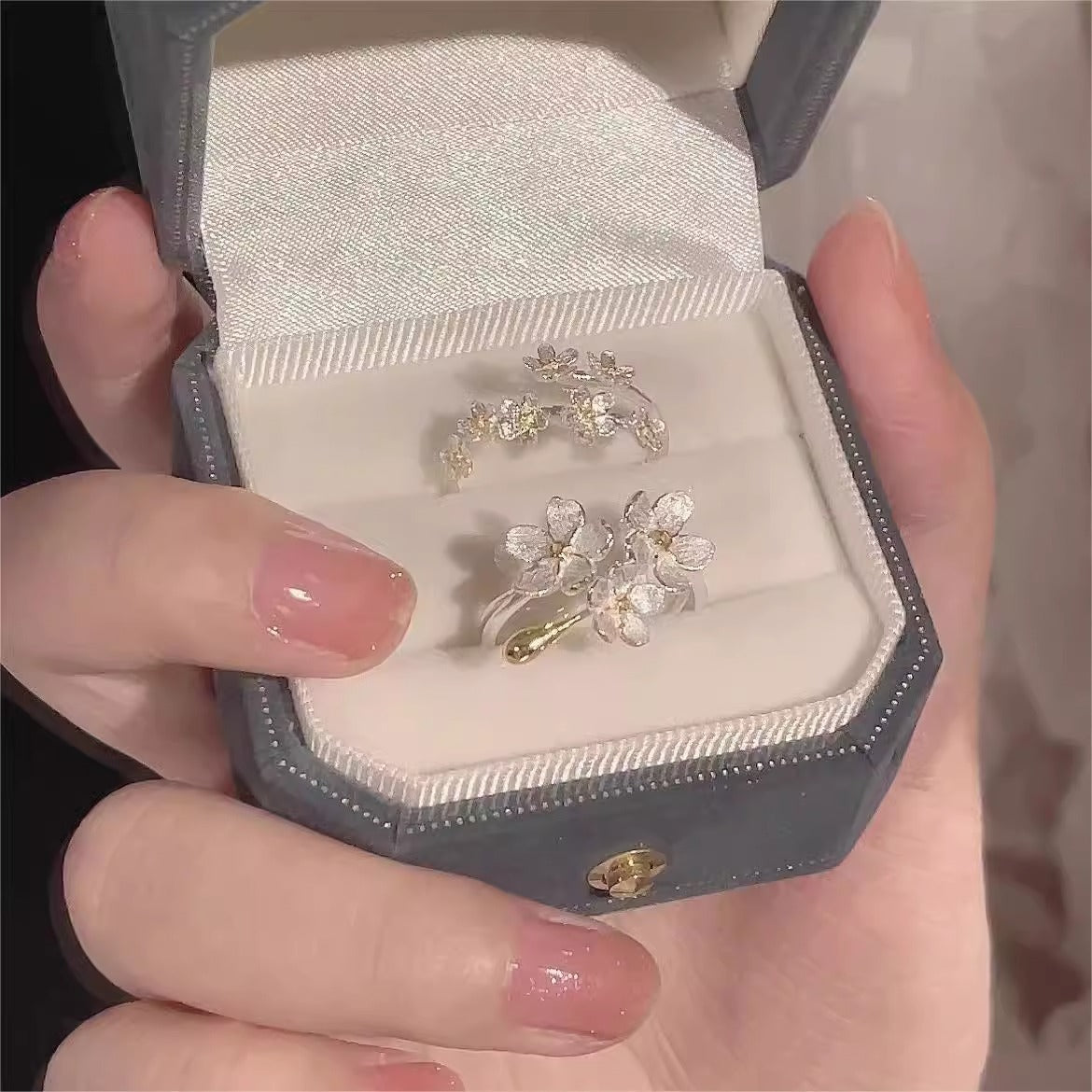 Damen Zarter und eleganter Ring mit funkelnden Kristallen Shop Nory