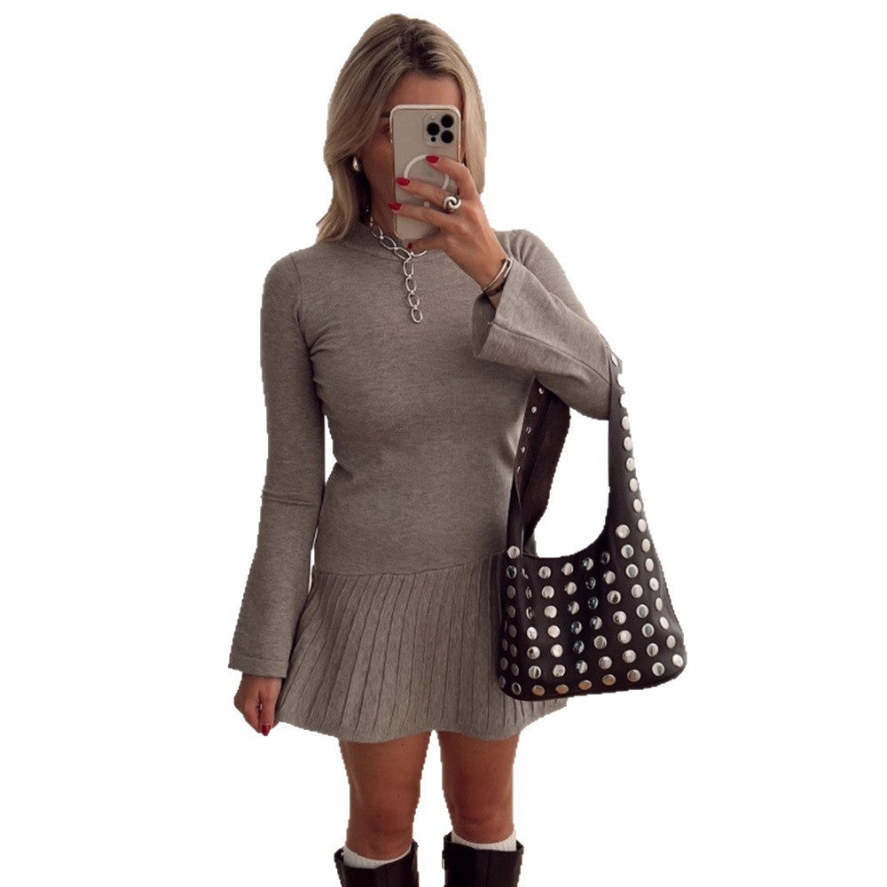 Damen Tailliertes Feinstrick-Minikleid mit Plissée-Rock und ausgestellten Ärmeln Shop Nory
