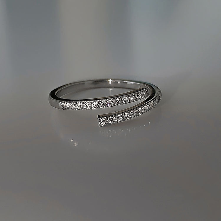 Damen filigraner Ring mit funkelndem Zirkonia-Akzent Shop Nory