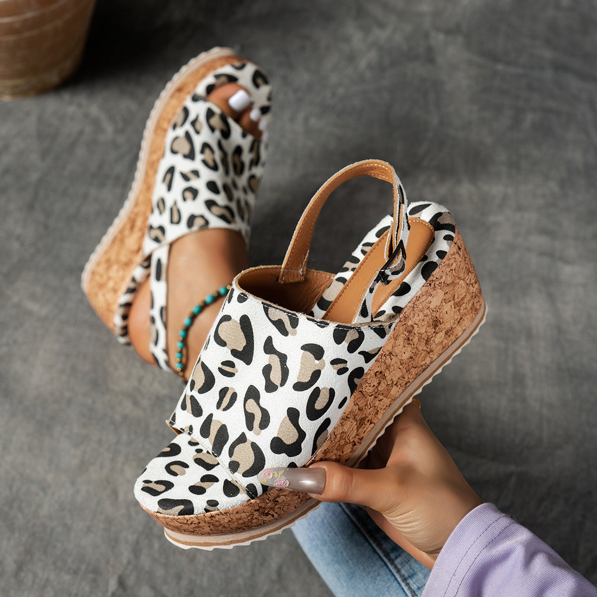 Damen Keilabsatz-Sandalen mit verstellbarem Riemen und komfortablem Fußbett Shopnory