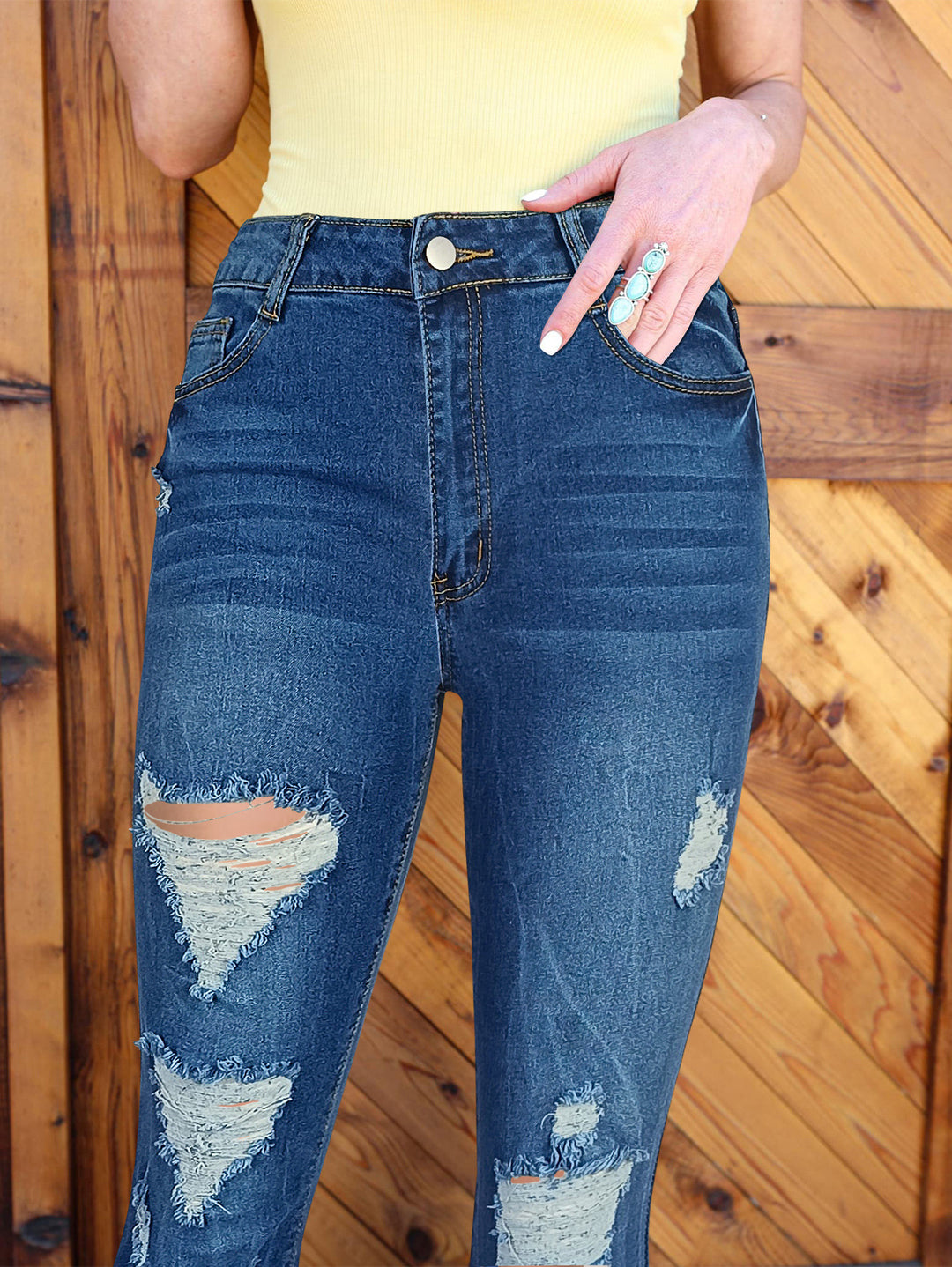 Damen Retro Schlagjeans mit hoher Taille, Destroyed‑Details und sculptendem Stretchbund Shop Nory