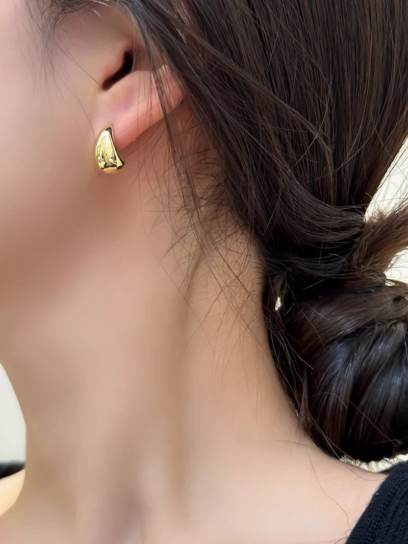 Damen Sleek Crescent Hoops Shop Nory