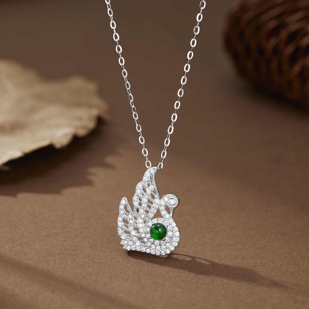 Damen Halskette mit filigranem Schwanenanhänger und funkelnden Zirkonia Shop Nory