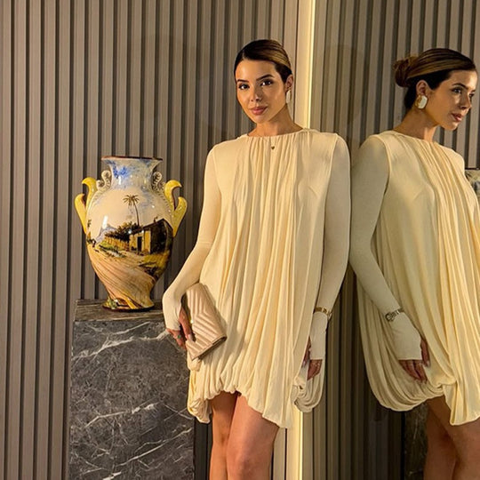Damen Plissiertes Cocktail-Minikleid mit langen eng anliegenden Ärmeln und balloniertem Saum Shop Nory