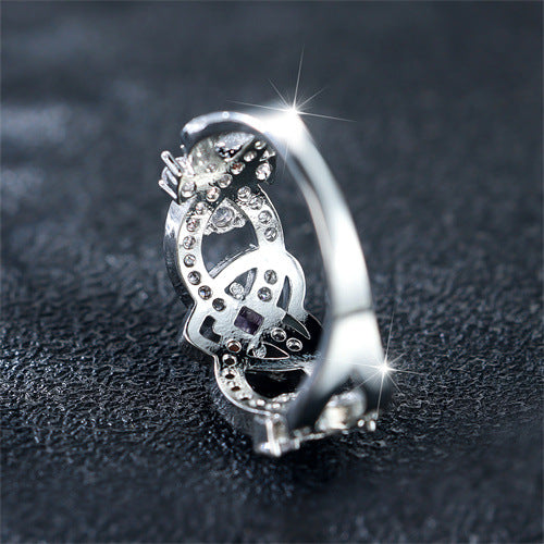Damen Ring mit herzförmigem Design und funkelnden Zirkonia-Elementen Shop Nory
