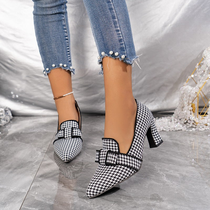 Damen elegante Pumps mit ausgefallenem Karomuster und modischem Schleifendesign